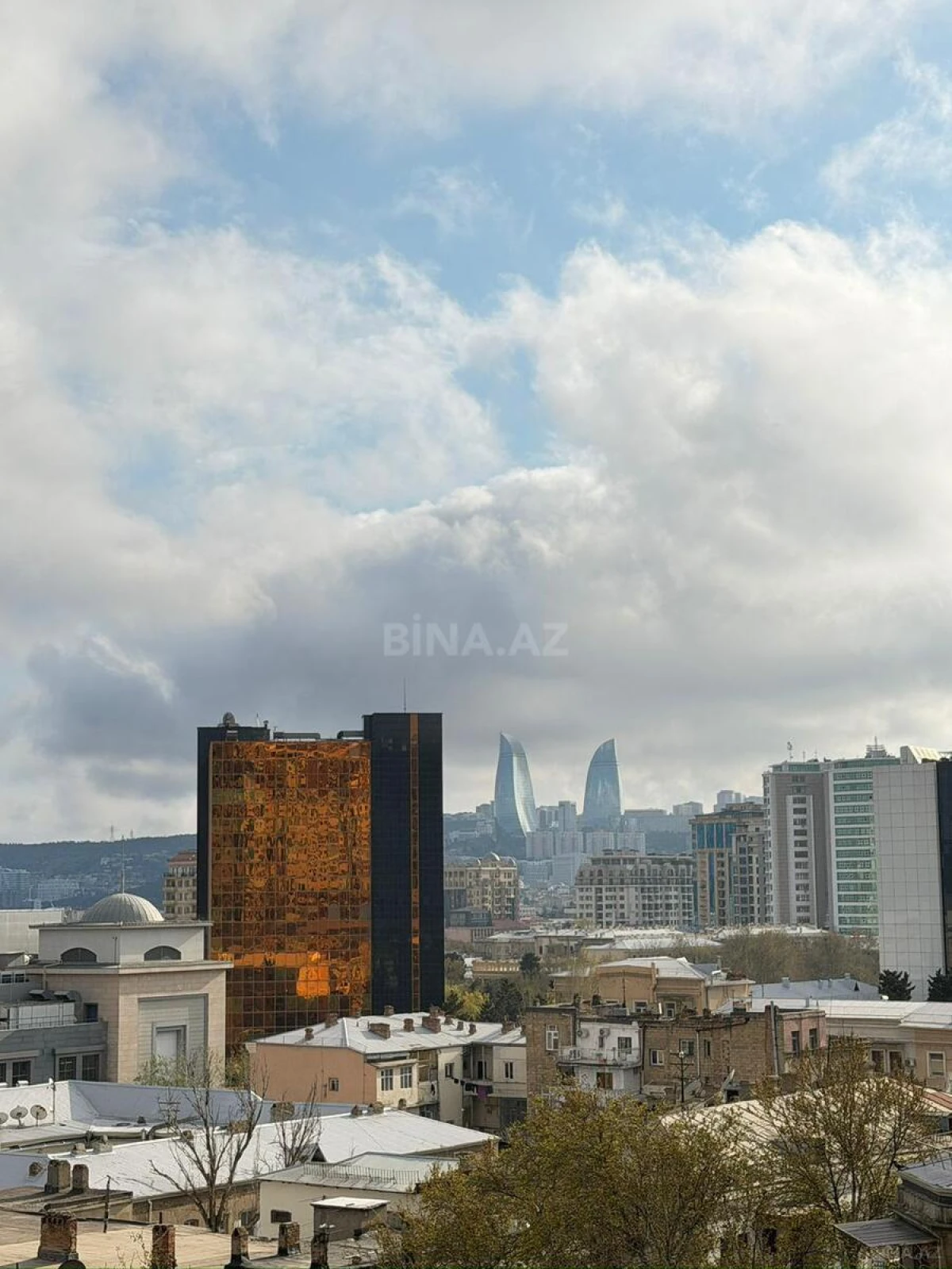 Kirayə verilir 2 otaqlı mənzil 78 m²