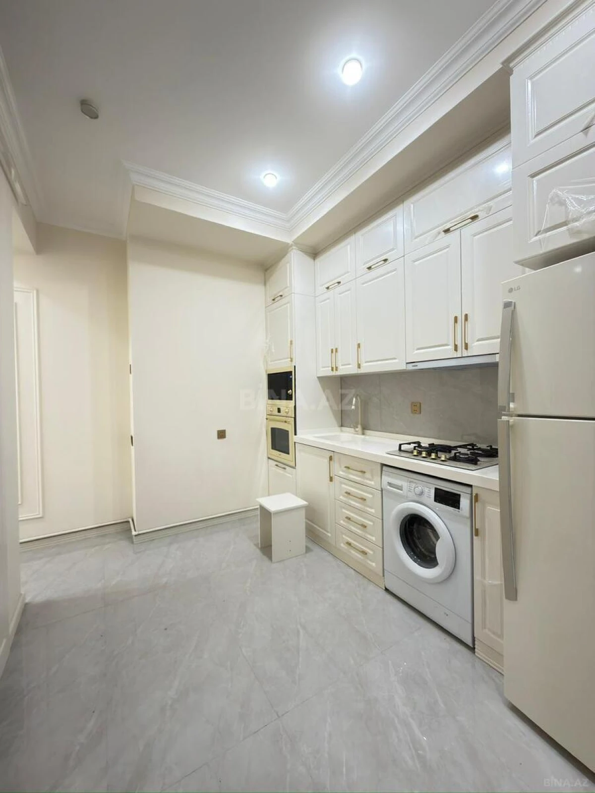 Kirayə verilir 2 otaqlı mənzil 78 m²