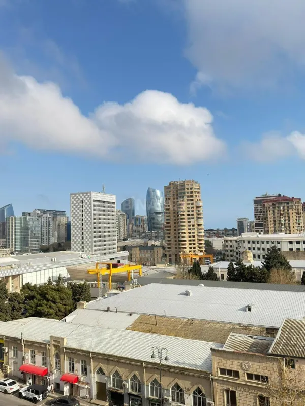 Kirayə verilir 2 otaqlı mənzil 78 m²