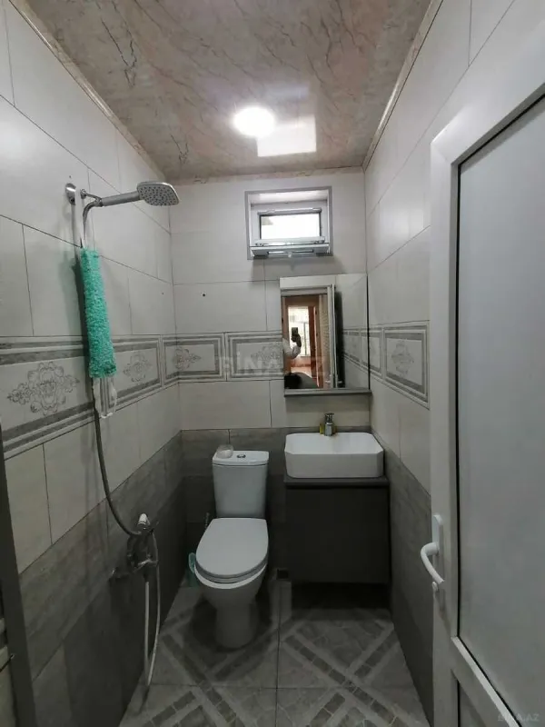 Satılır 6 otaqlı həyət evi 200 m²