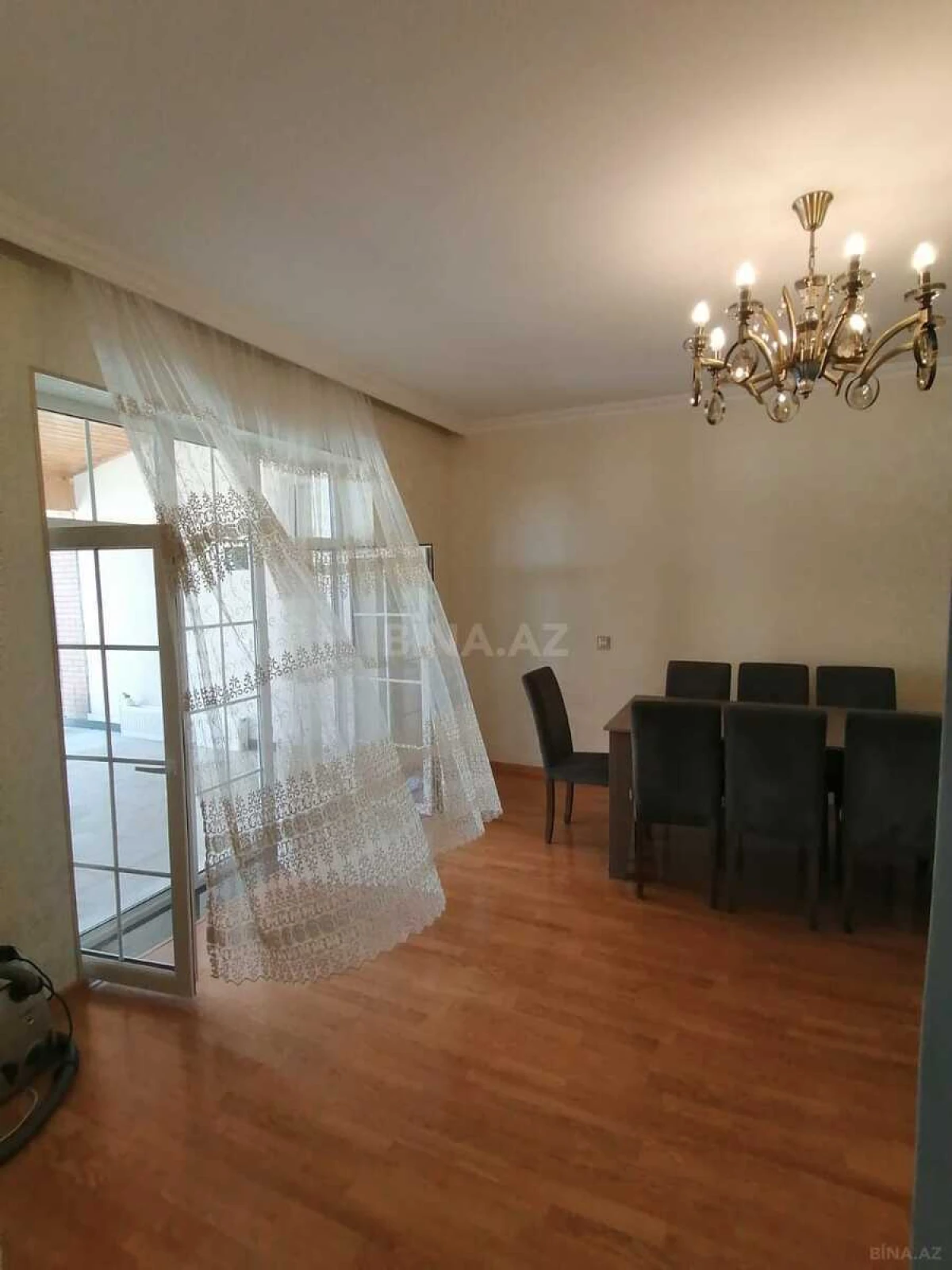 Satılır 6 otaqlı həyət evi 200 m²