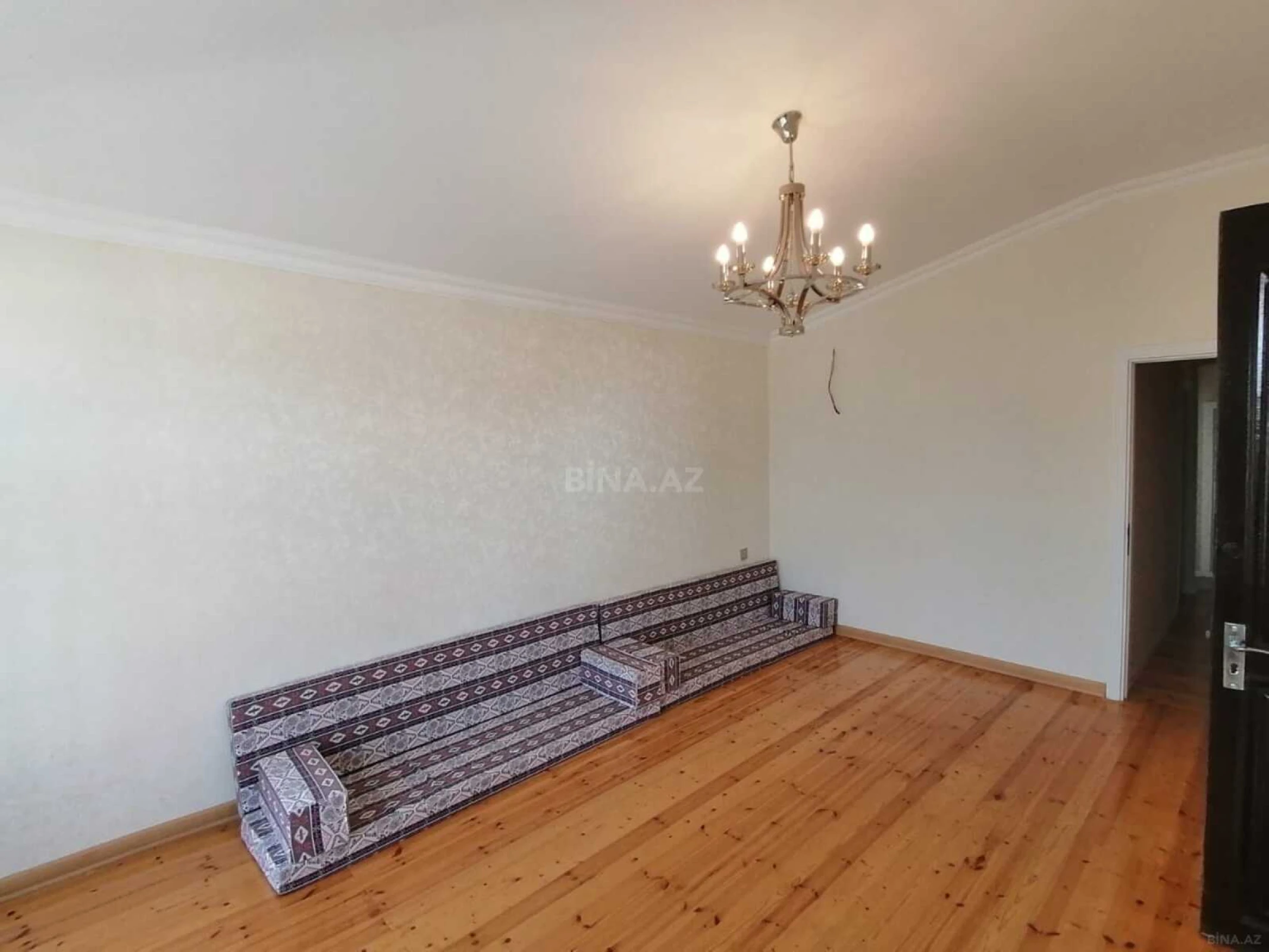 Satılır 6 otaqlı həyət evi 200 m²