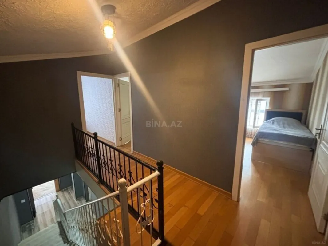 Satılır 6 otaqlı həyət evi 200 m²