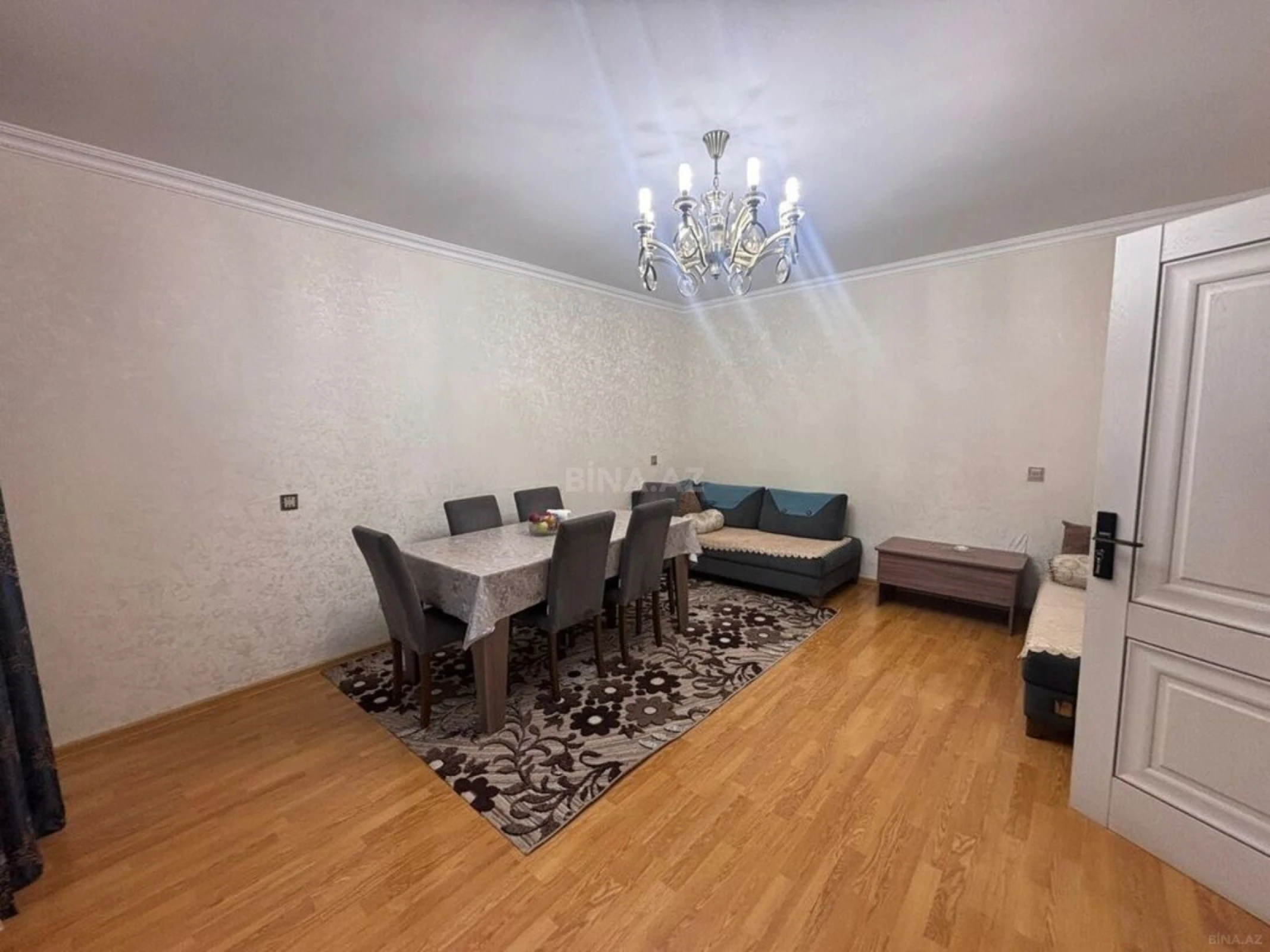 Satılır 6 otaqlı həyət evi 200 m²