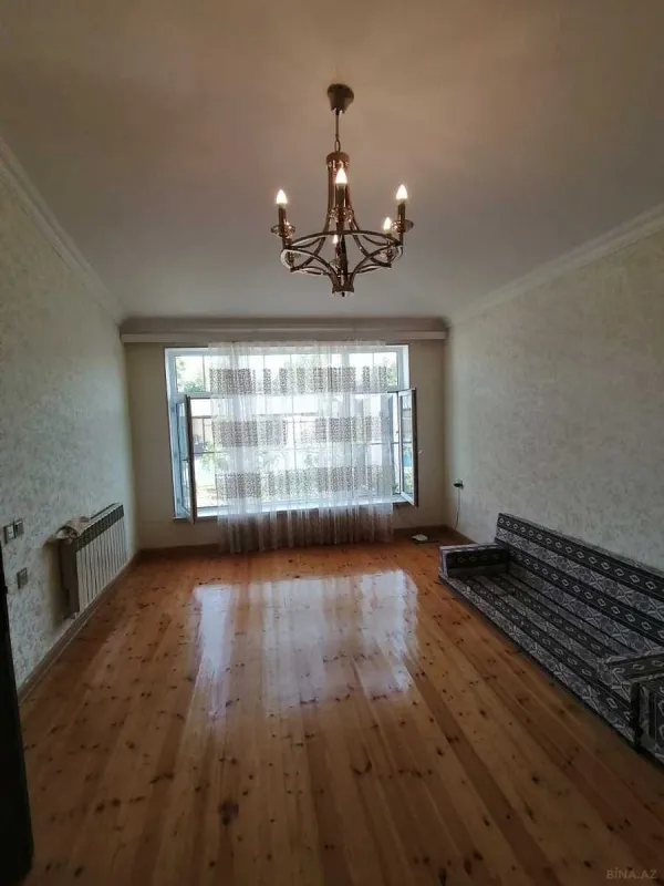 Satılır 6 otaqlı həyət evi 200 m²