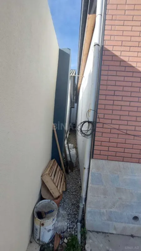 Satılır 6 otaqlı həyət evi 200 m²