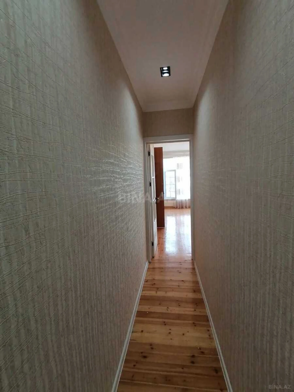 Satılır 6 otaqlı həyət evi 200 m²