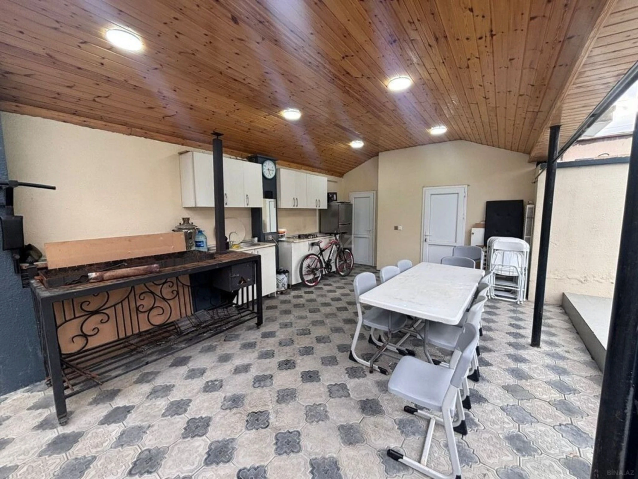 Satılır 6 otaqlı həyət evi 200 m²