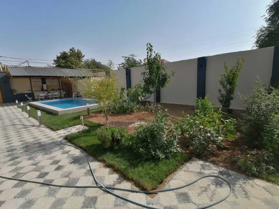 Satılır 6 otaqlı həyət evi 200 m²