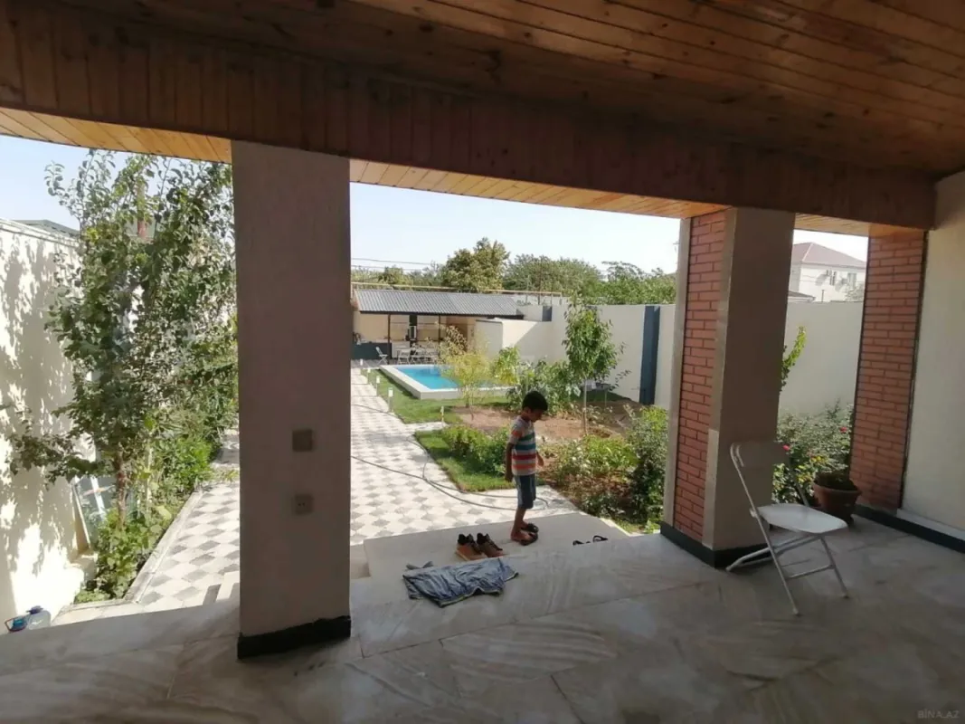 Satılır 6 otaqlı həyət evi 200 m²