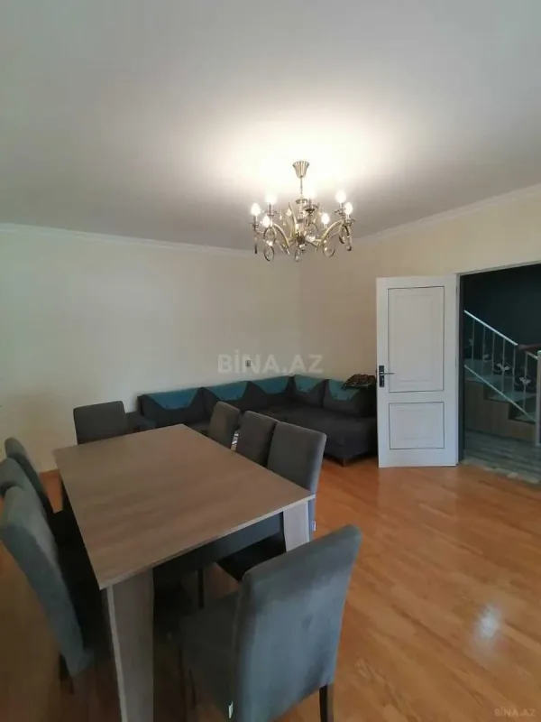 Satılır 6 otaqlı həyət evi 200 m²
