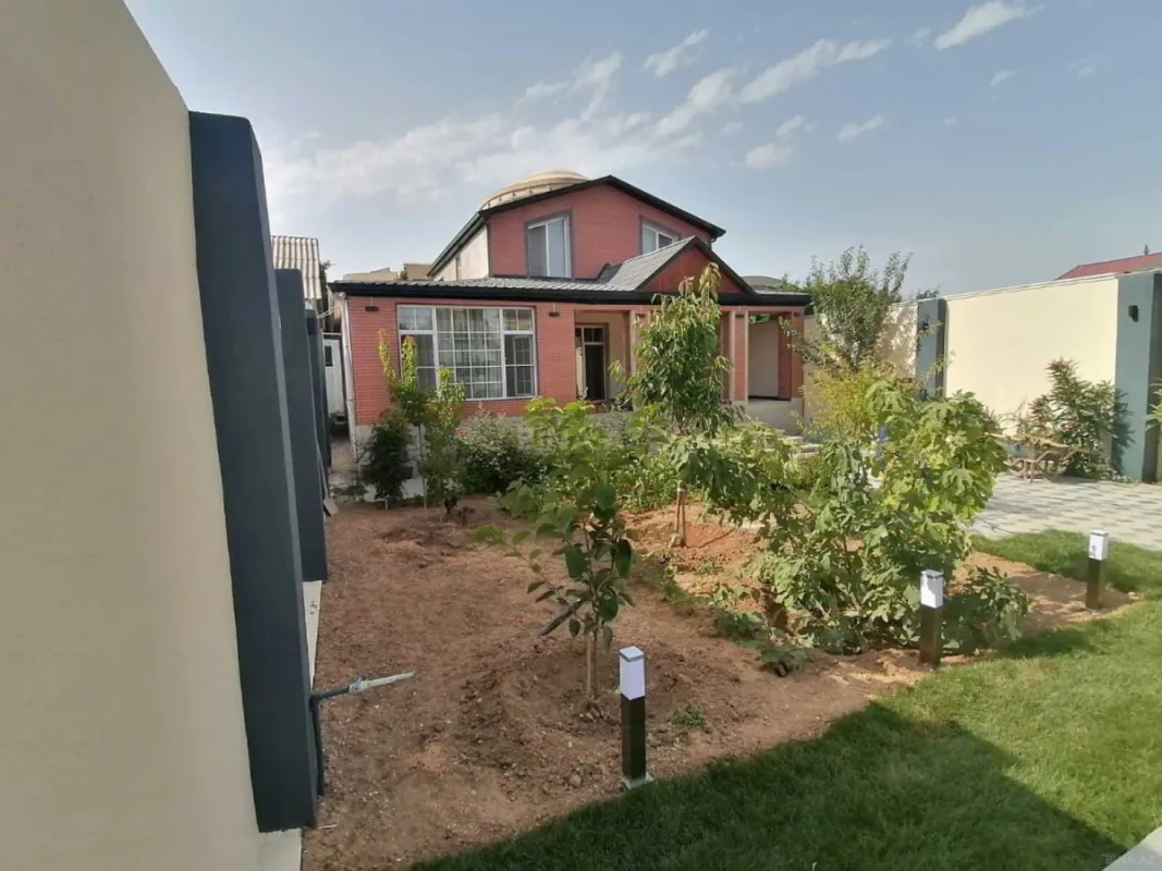 Satılır 6 otaqlı həyət evi 200 m²