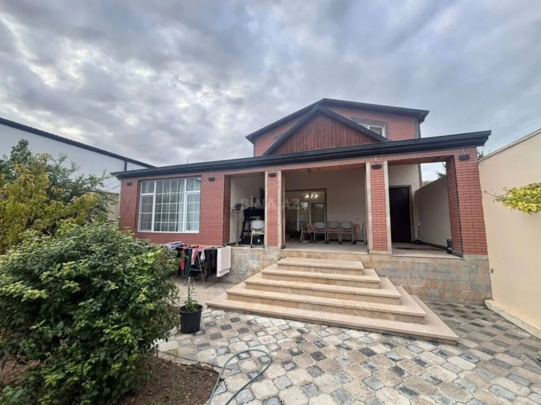 Satılır 6 otaqlı həyət evi 200 m²