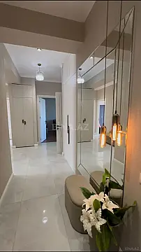 Satılır 4 otaqlı mənzil 121 m²