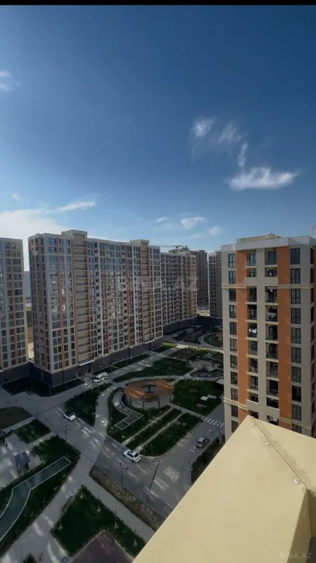 Satılır 4 otaqlı mənzil 121 m²
