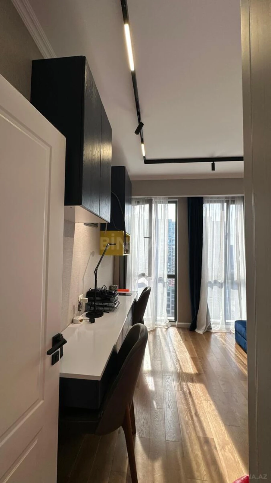 Satılır 4 otaqlı mənzil 121 m²