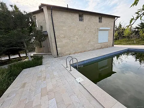 Satılır 3 otaqlı həyət evi 165 m²