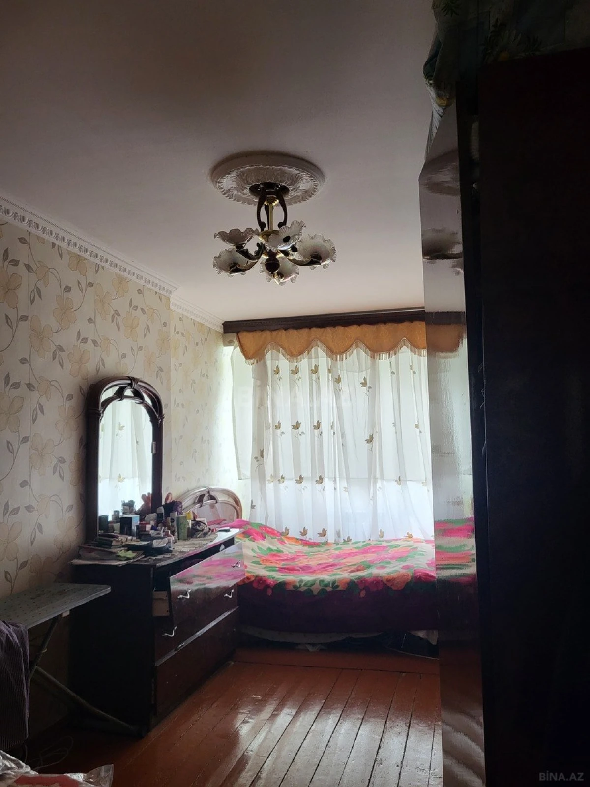 Satılır 4 otaqlı mənzil 100 m²