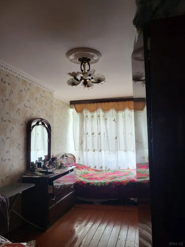 Satılır 4 otaqlı mənzil 100 m²