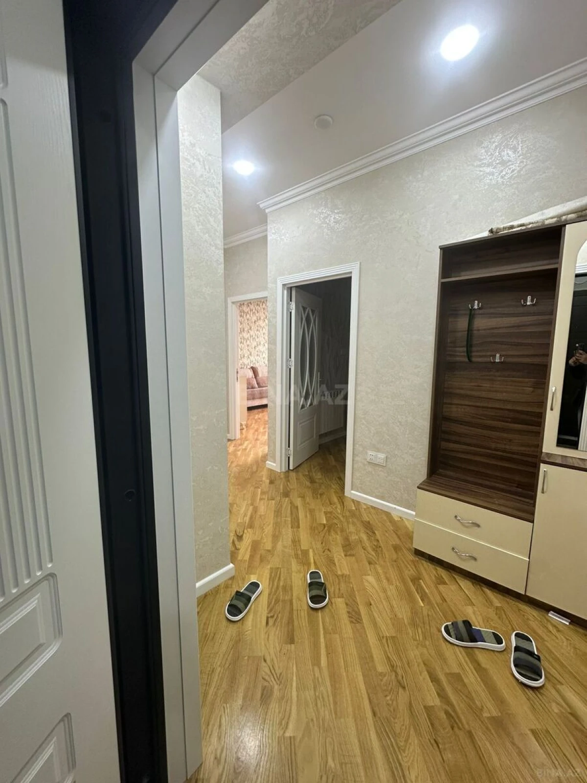 Kirayə verilir 2 otaqlı mənzil 65 m²