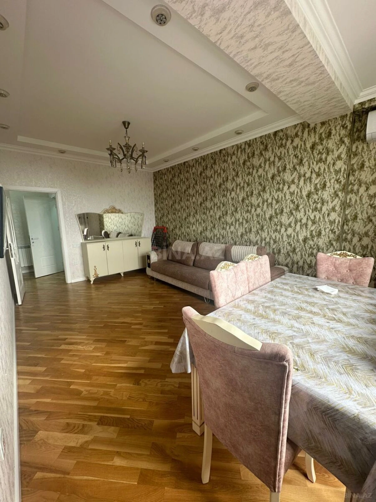 Kirayə verilir 2 otaqlı mənzil 65 m²