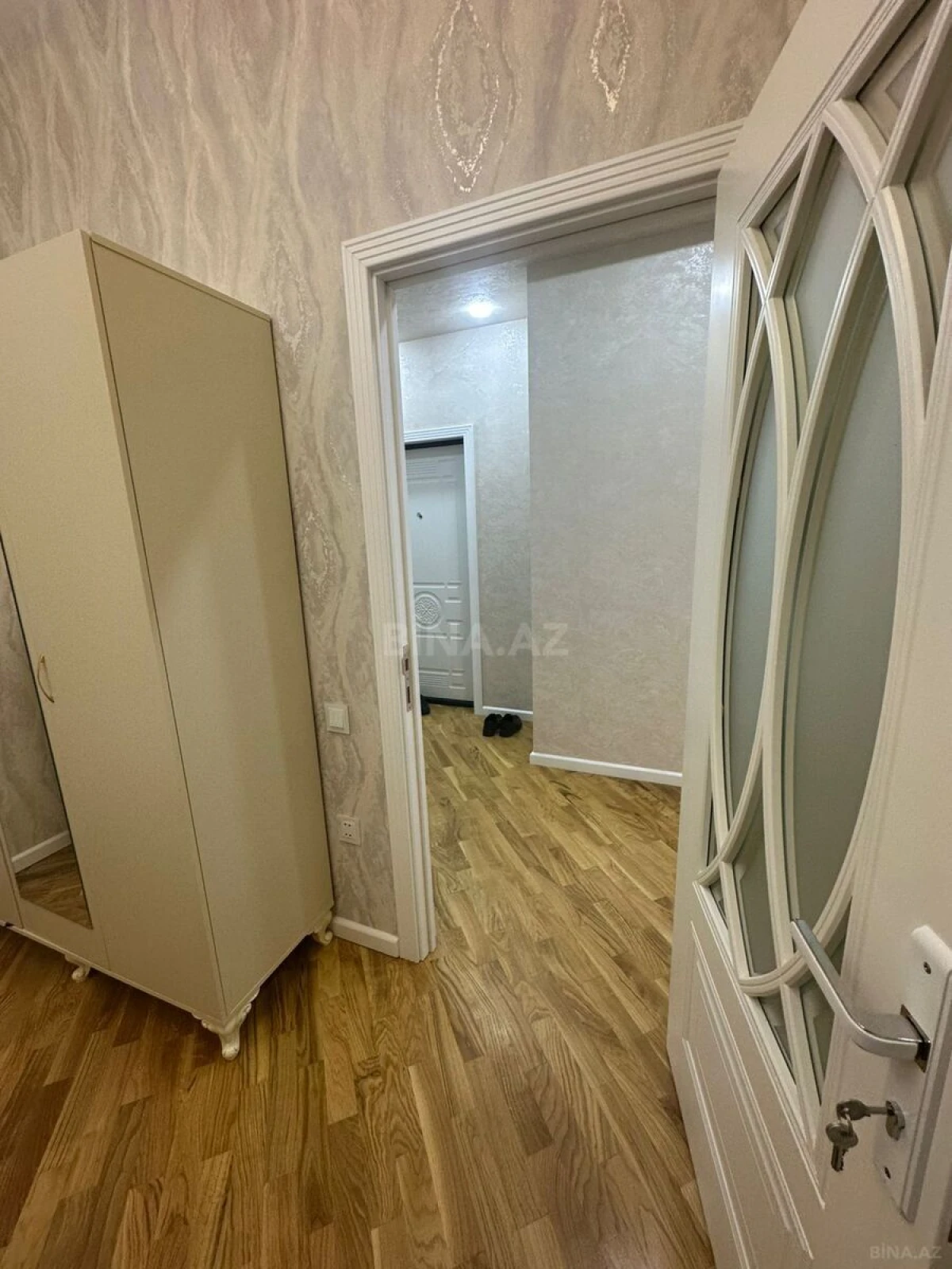 Kirayə verilir 2 otaqlı mənzil 65 m²