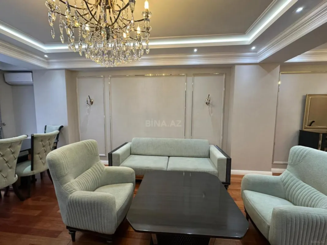 Satılır 4 otaqlı mənzil 164 m²