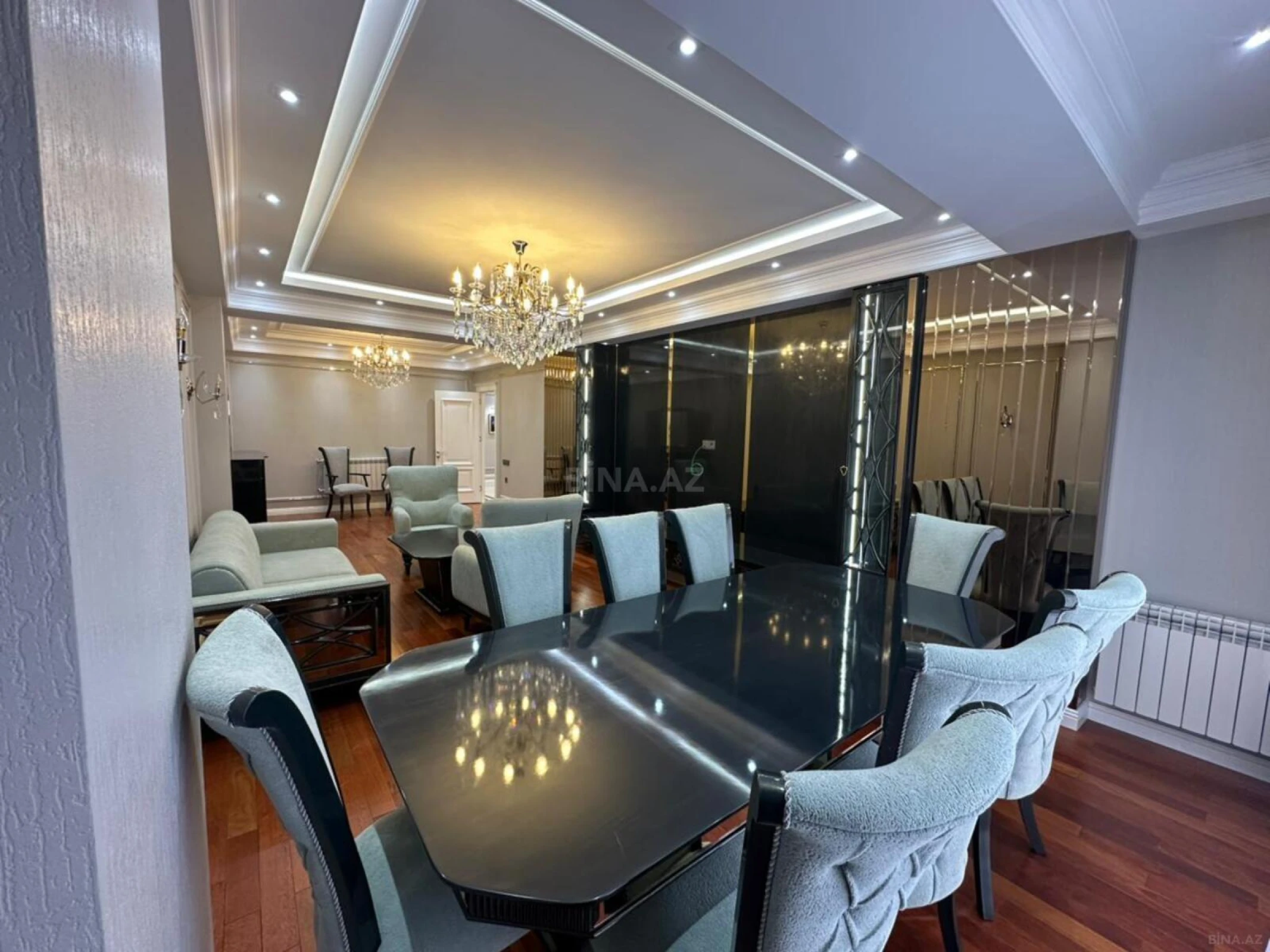 Satılır 4 otaqlı mənzil 164 m²