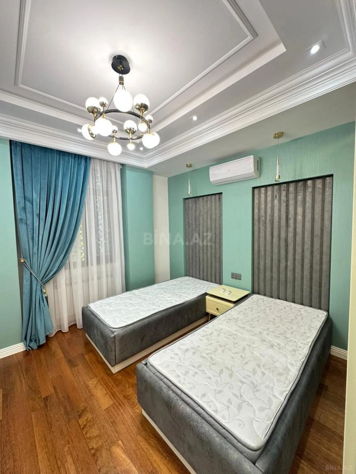 Satılır 4 otaqlı mənzil 164 m²