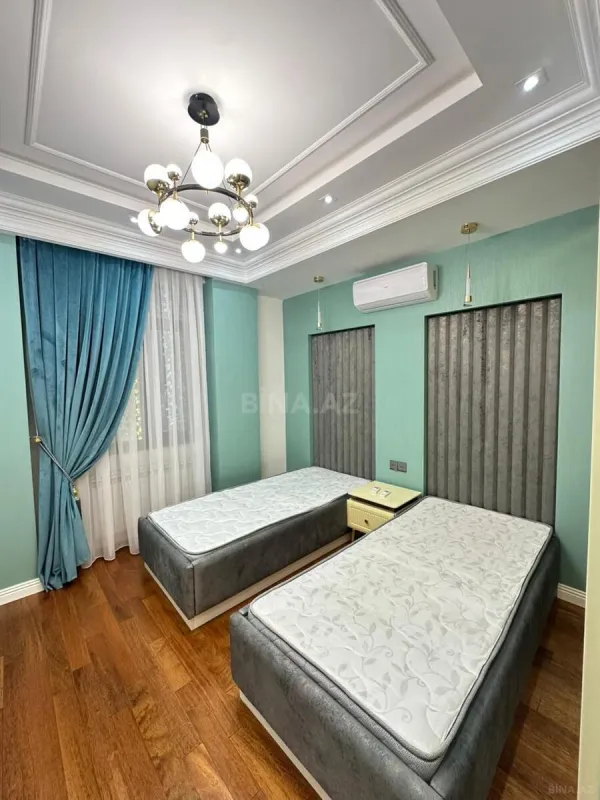 Satılır 4 otaqlı mənzil 164 m²