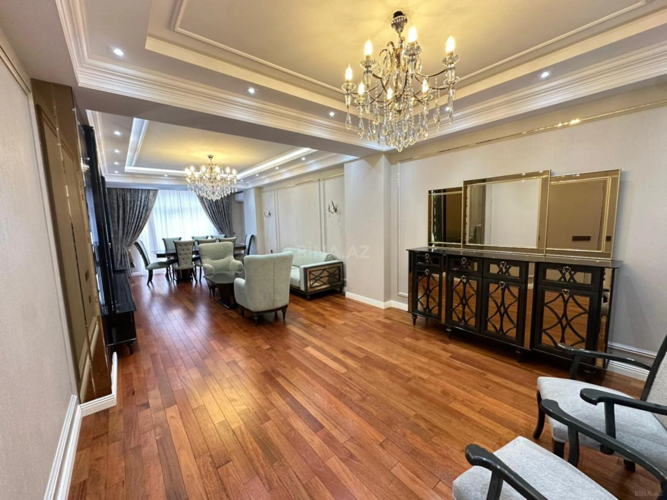 Satılır 4 otaqlı mənzil 164 m²