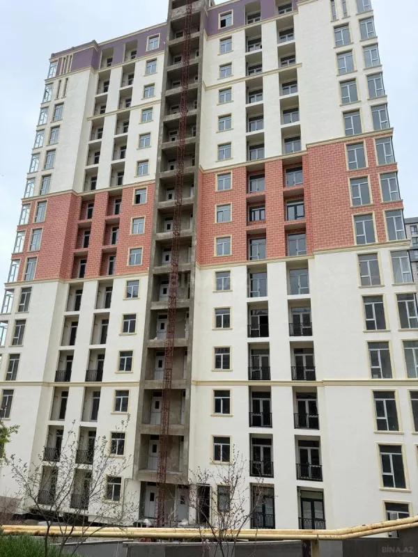 Satılır 3 otaqlı mənzil 130 m²