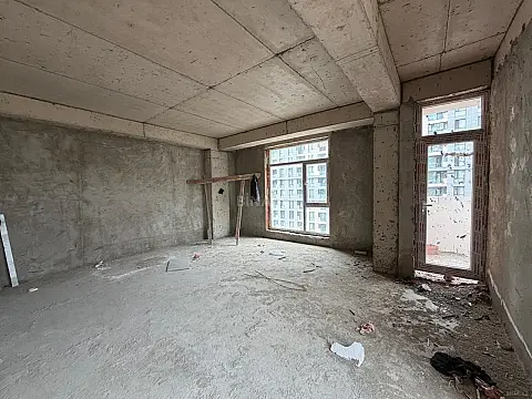 Satılır 3 otaqlı mənzil 130 m²