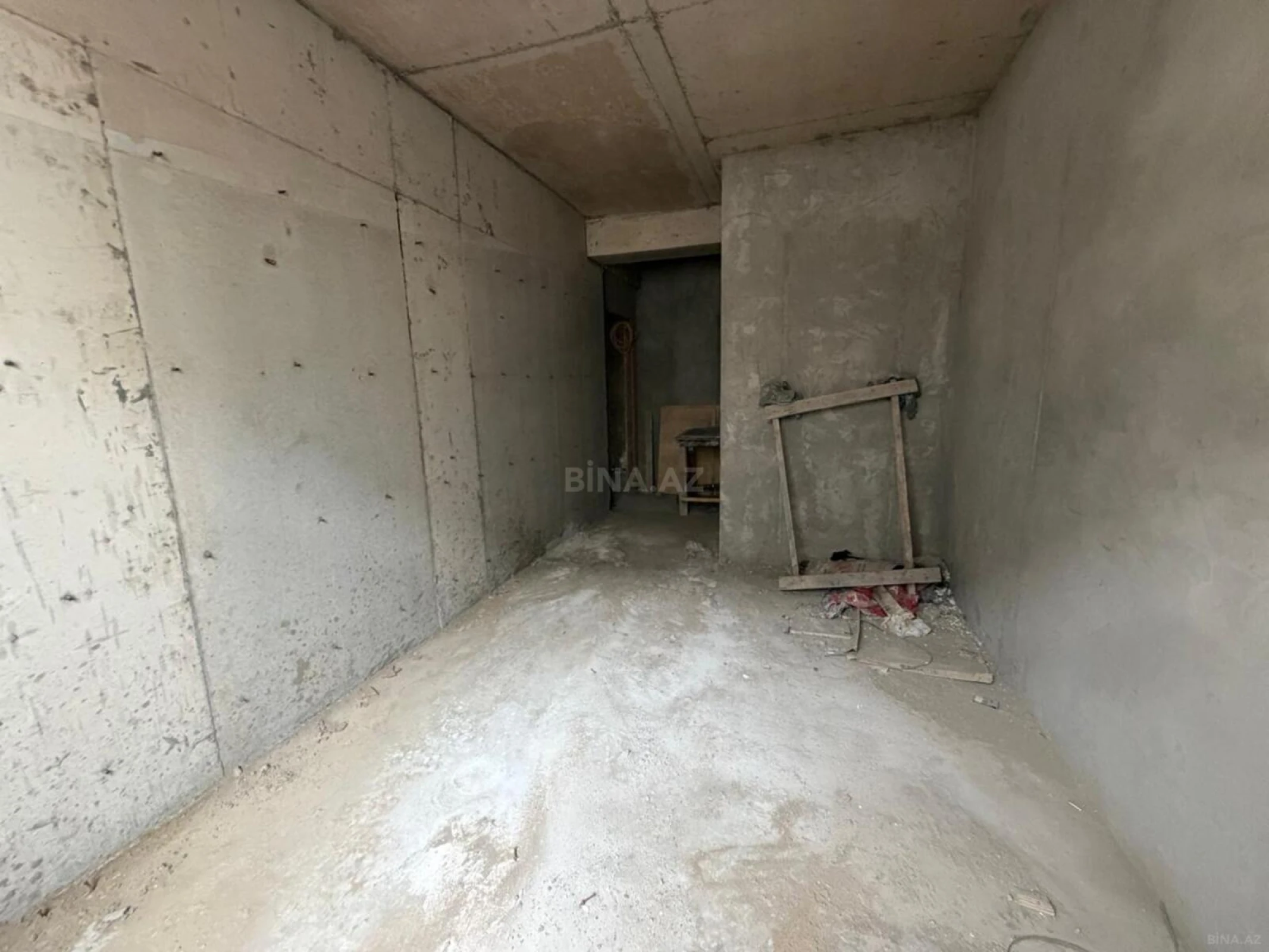 Satılır 3 otaqlı mənzil 130 m²