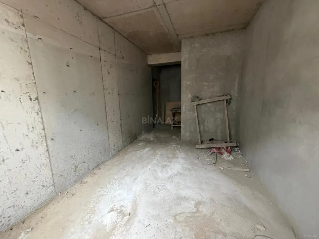 Satılır 3 otaqlı mənzil 130 m²