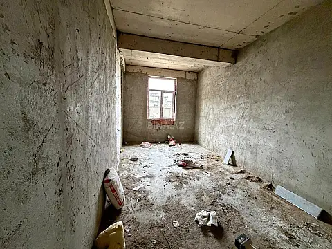 Satılır 3 otaqlı mənzil 130 m²