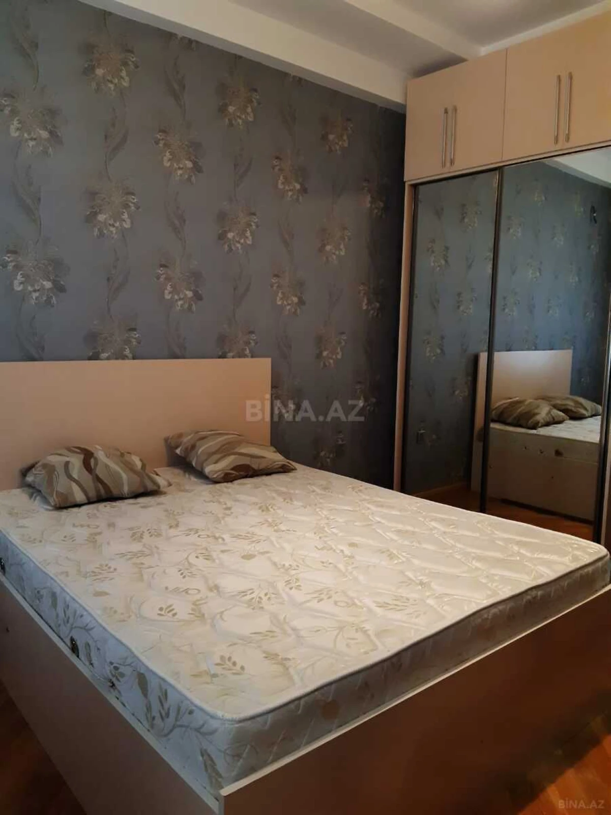 Satılır 1 otaqlı mənzil 61 m²