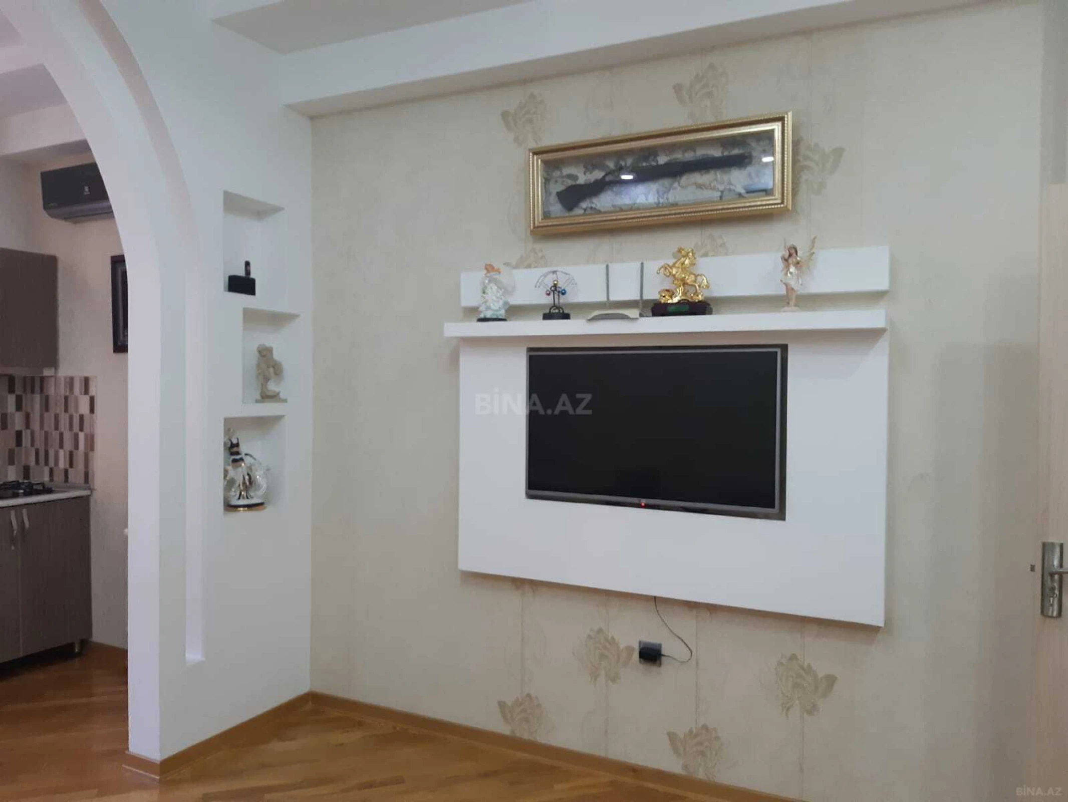 Satılır 1 otaqlı mənzil 61 m²