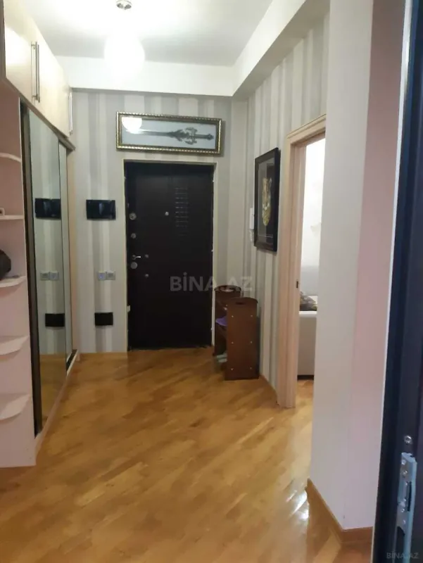 Satılır 1 otaqlı mənzil 61 m²