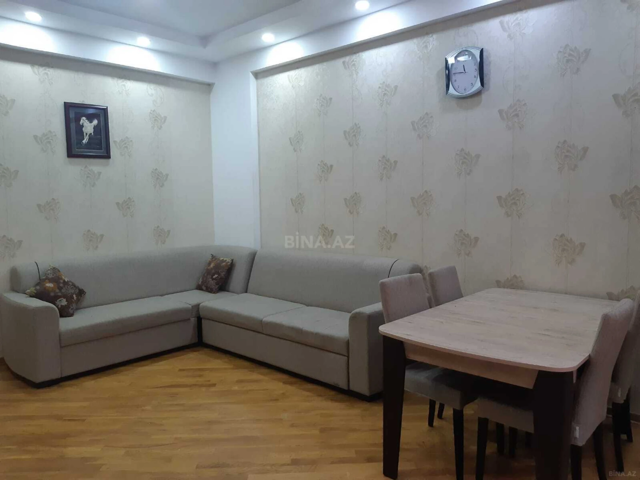 Satılır 1 otaqlı mənzil 61 m²