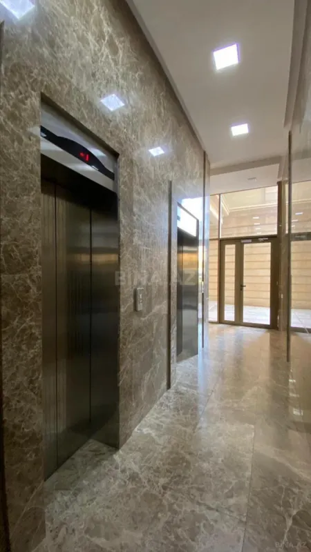 Satılır 3 otaqlı mənzil 105 m²