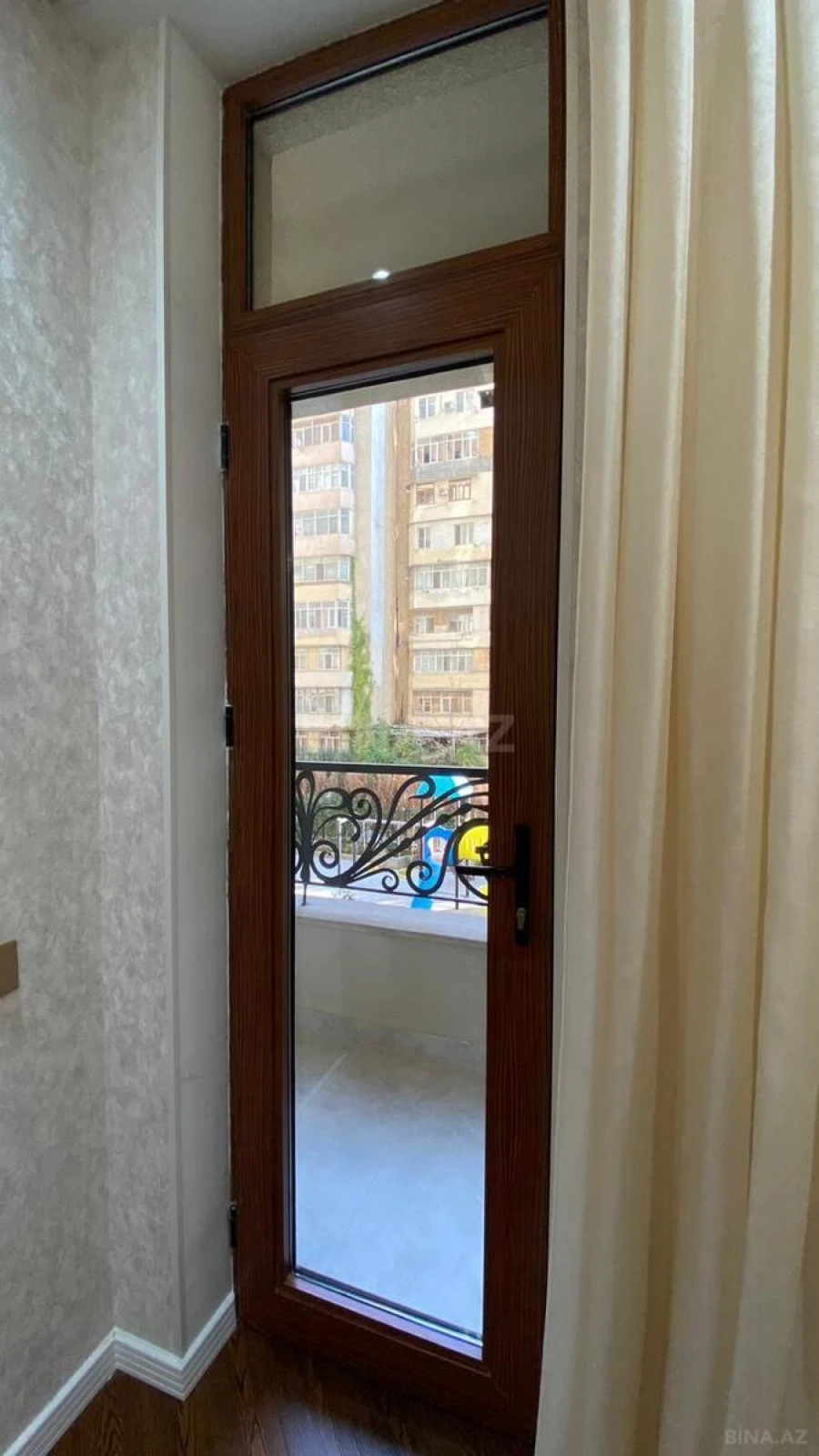 Satılır 3 otaqlı mənzil 105 m²