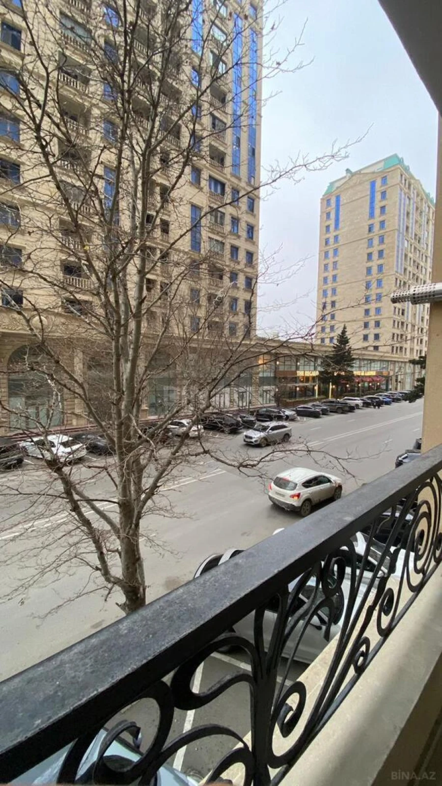 Satılır 3 otaqlı mənzil 105 m²