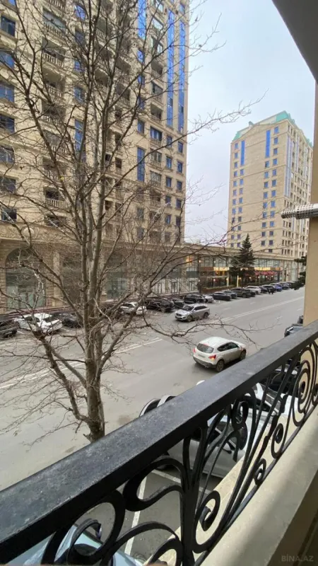 Satılır 3 otaqlı mənzil 105 m²