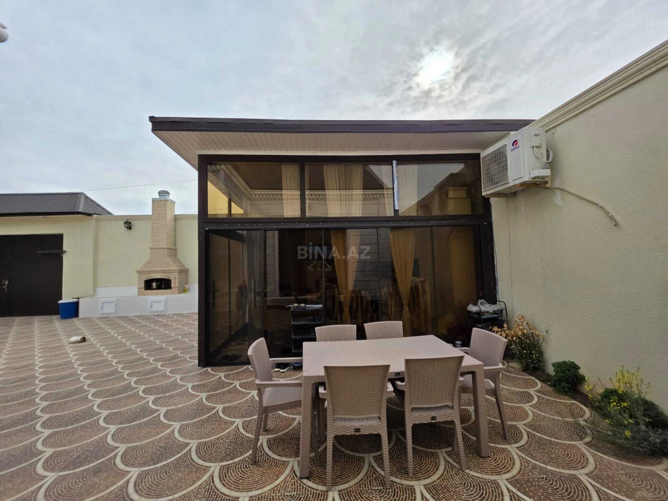 Satılır 4 otaqlı həyət evi 200 m²