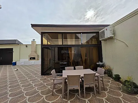 Satılır 4 otaqlı həyət evi 200 m²