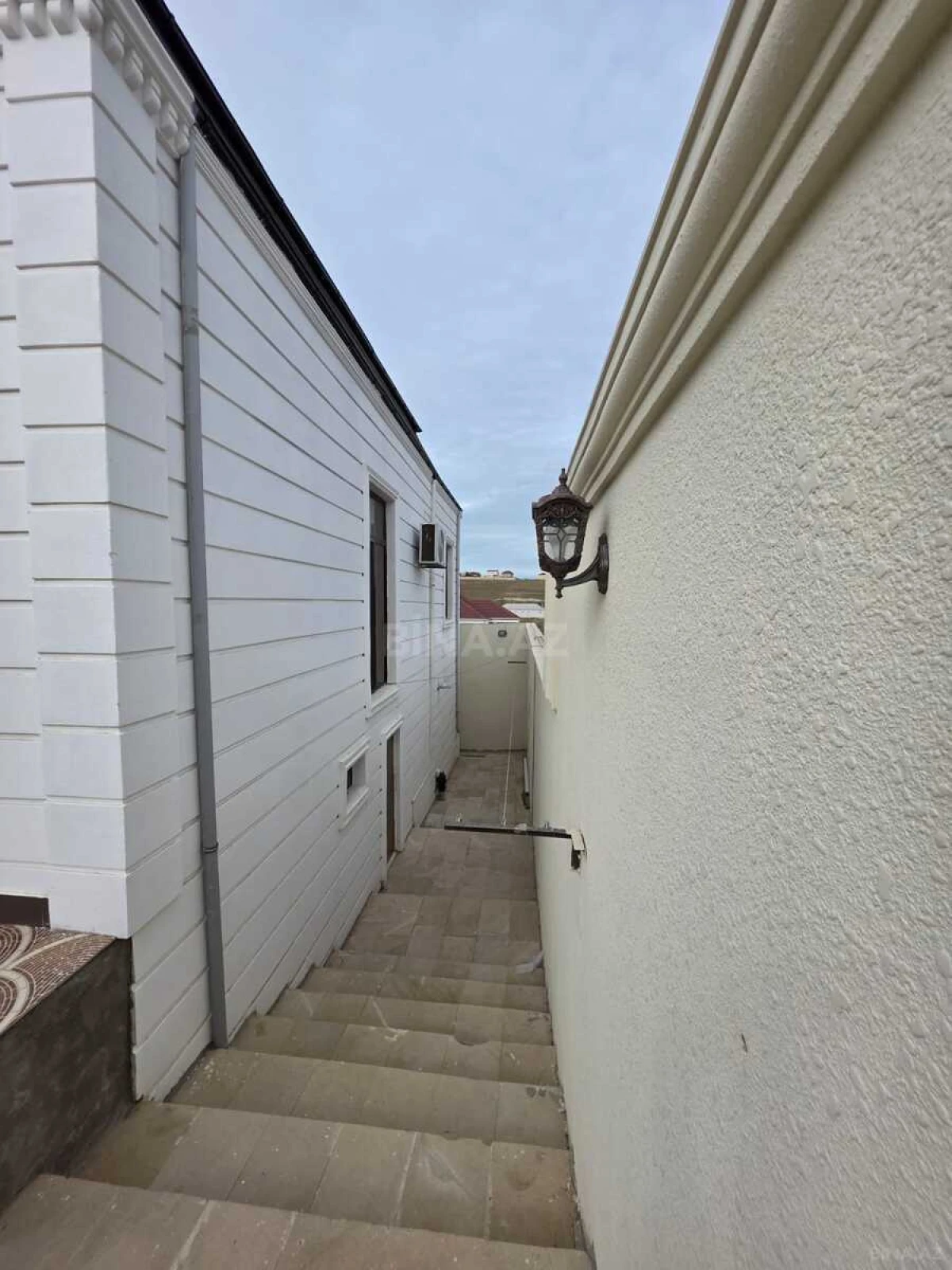 Satılır 4 otaqlı həyət evi 200 m²