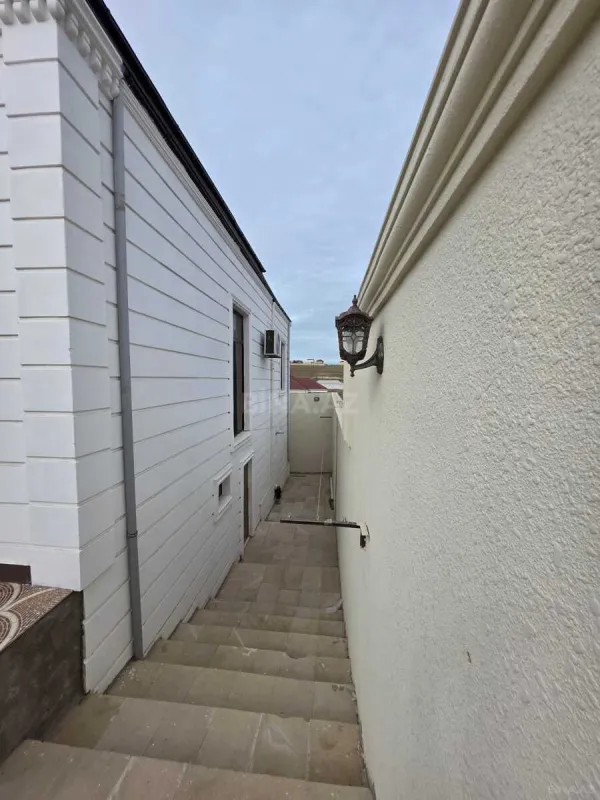 Satılır 4 otaqlı həyət evi 200 m²