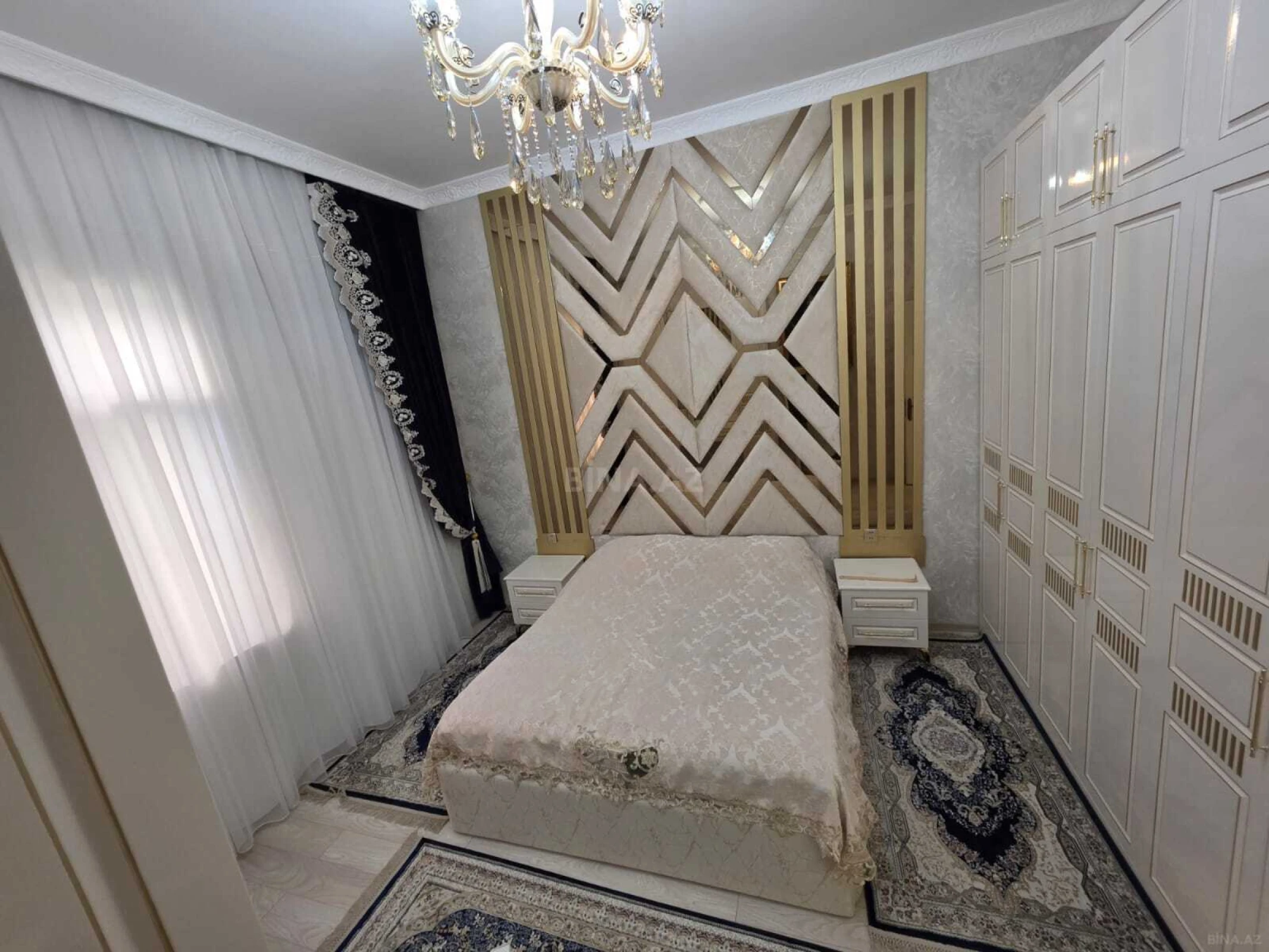 Satılır 4 otaqlı həyət evi 200 m²