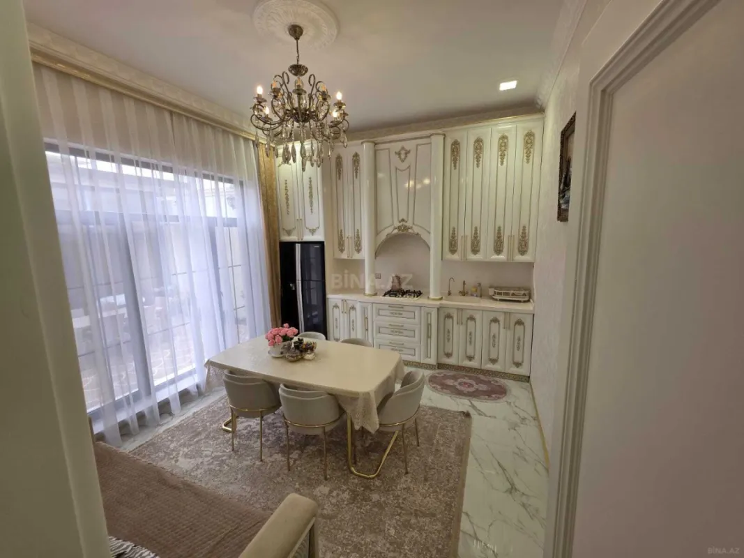 Satılır 4 otaqlı həyət evi 200 m²
